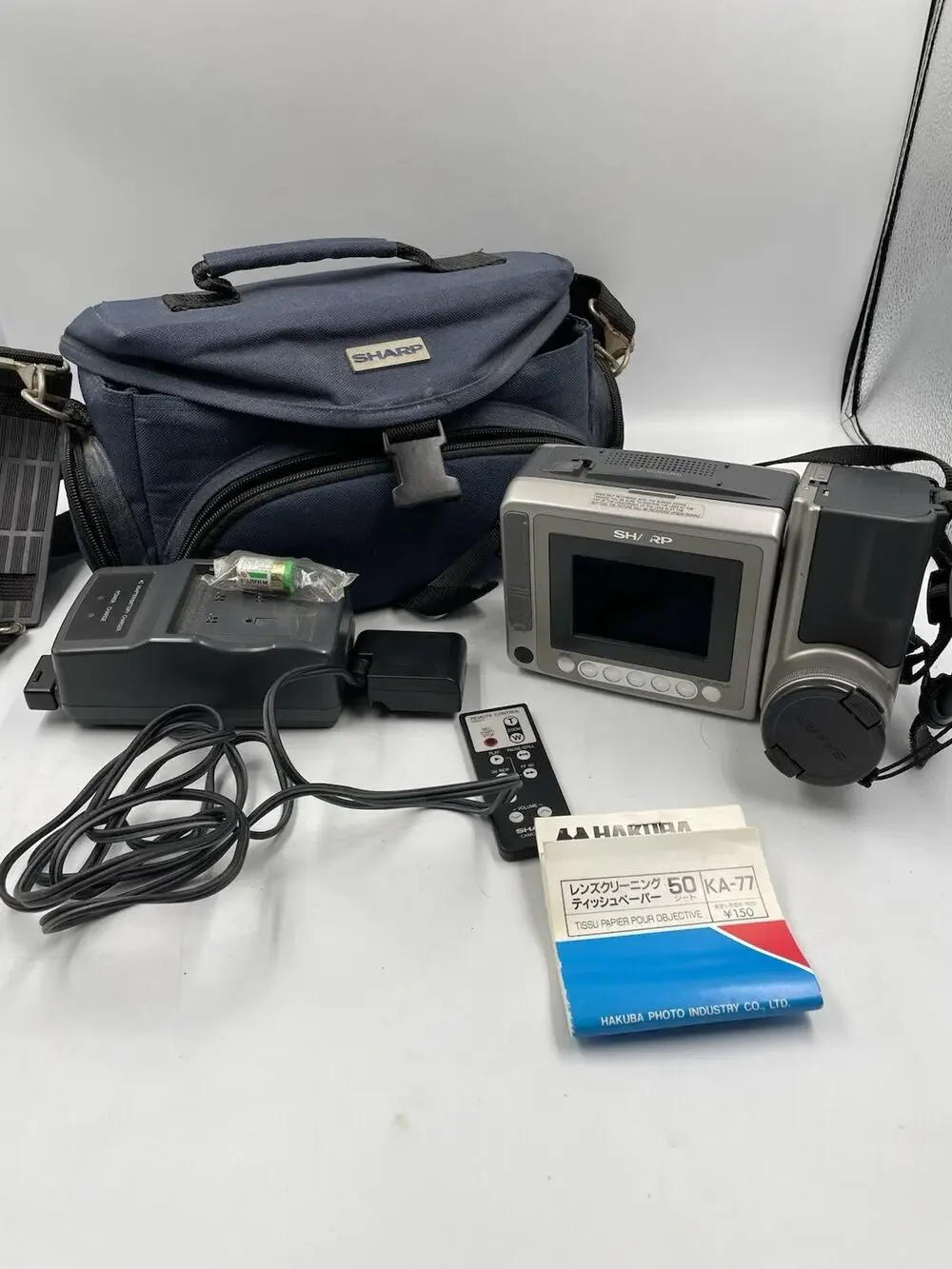 SHARP Viewcam 8 Model VL-E96 Video Cassette Camcorder, Bag, & Charger
